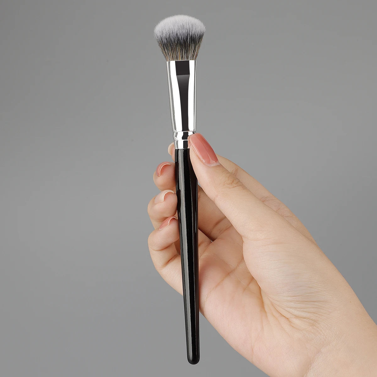 Precise Blush Brush – Ultra-Soft Makeup Brush for Liquid, Cream & Powder Application